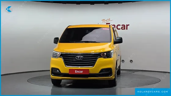 HYUNDAI STAREX VAN 5-SEATER