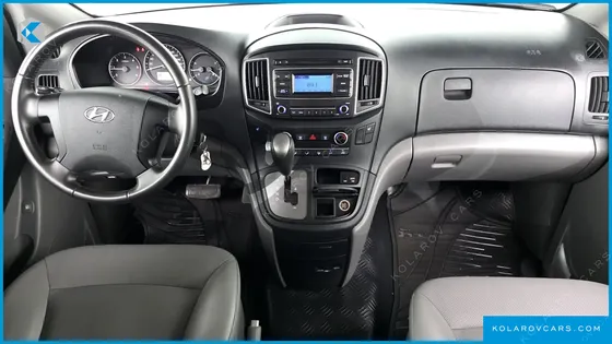 HYUNDAI STAREX VAN 5-SEATER