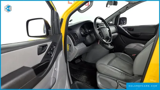 HYUNDAI STAREX VAN 5-SEATER