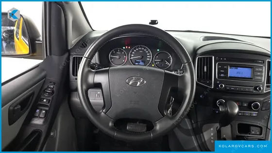 HYUNDAI STAREX VAN 5-SEATER