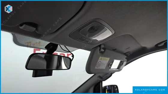 HYUNDAI STAREX VAN 5-SEATER