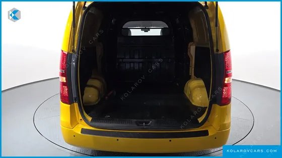 HYUNDAI STAREX VAN 5-SEATER