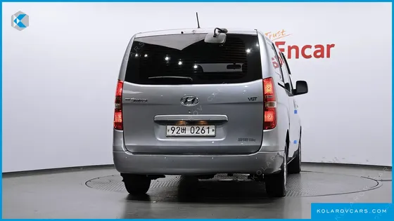 HYUNDAI STAREX VAN 5-SEATER