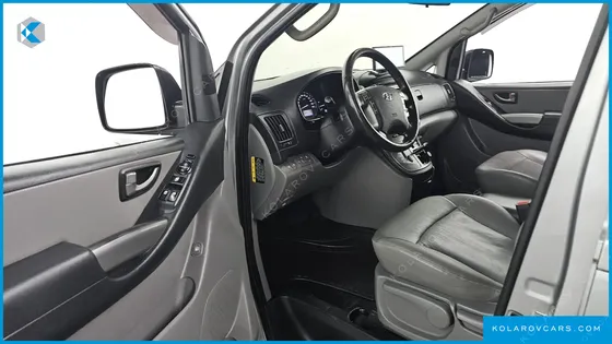 HYUNDAI STAREX VAN 5-SEATER