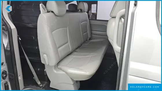HYUNDAI STAREX VAN 5-SEATER