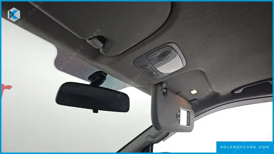 HYUNDAI STAREX VAN 5-SEATER