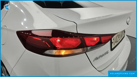 HYUNDAI ELANTRA (AVANTE) 1.6 GDI SMART