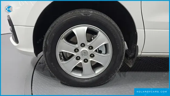 HYUNDAI STAREX 4WD WAGON 12-SEATER