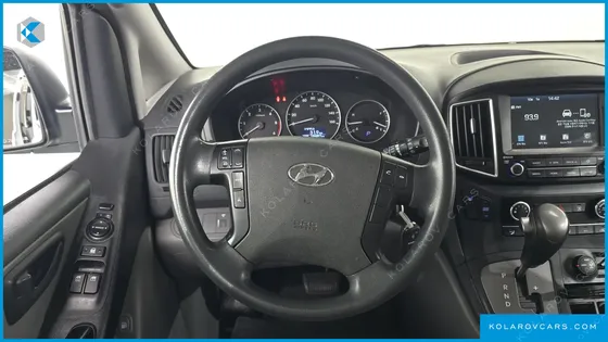 HYUNDAI STAREX 4WD WAGON 12-SEATER