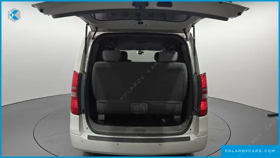 HYUNDAI STAREX 4WD WAGON 12-SEATER