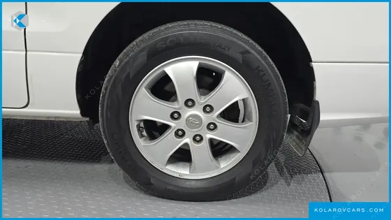 HYUNDAI STAREX 4WD WAGON 12-SEATER