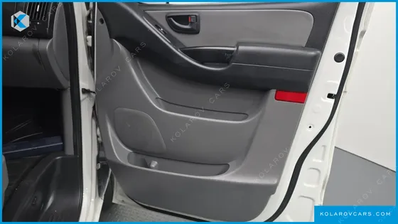 HYUNDAI STAREX 4WD WAGON 12-SEATER