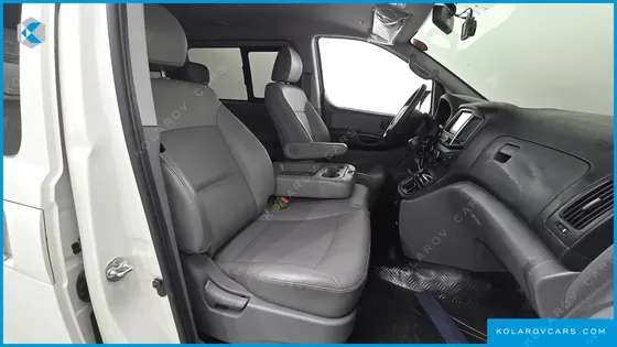 HYUNDAI STAREX 4WD WAGON 12-SEATER