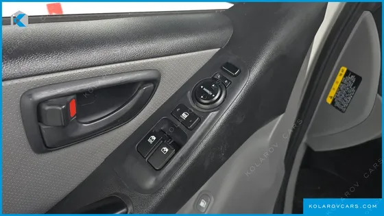 HYUNDAI STAREX 4WD WAGON 12-SEATER