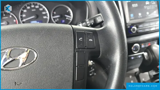 HYUNDAI STAREX 4WD WAGON 12-SEATER