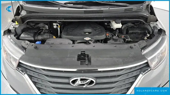 HYUNDAI STAREX VAN 3-SEATER