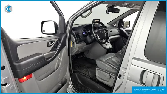 HYUNDAI STAREX VAN 3-SEATER