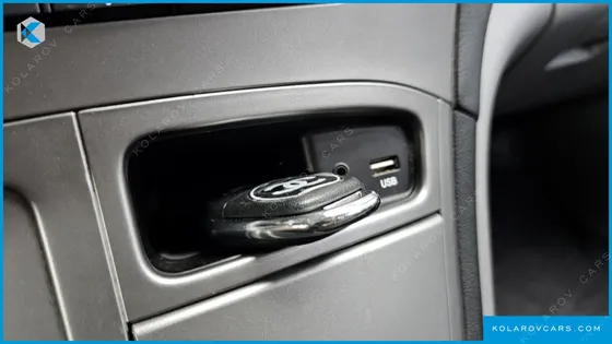 HYUNDAI STAREX VAN 3-SEATER