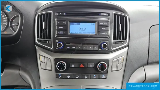 HYUNDAI STAREX VAN 3-SEATER