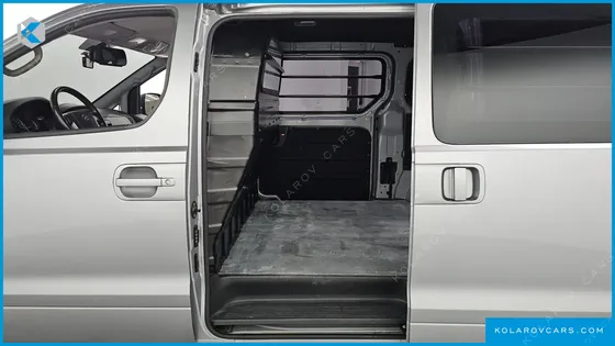 HYUNDAI STAREX VAN 3-SEATER