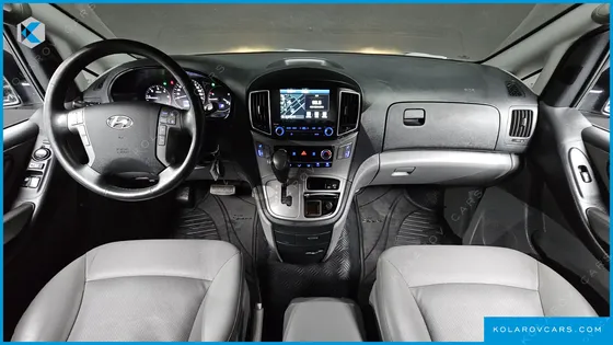 HYUNDAI STAREX VAN 5-SEATER