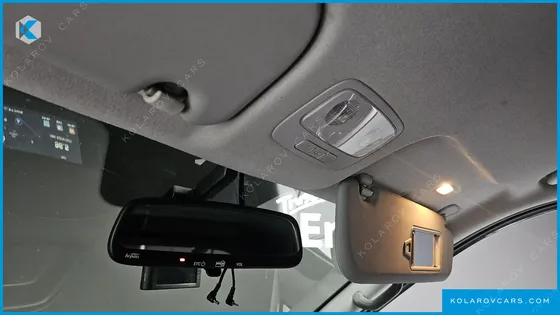 HYUNDAI STAREX VAN 5-SEATER