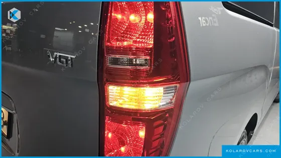 HYUNDAI STAREX VAN 5-SEATER