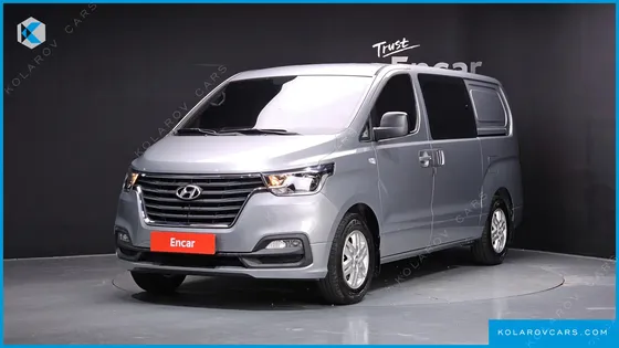 HYUNDAI STAREX VAN 5-SEATER