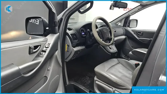 HYUNDAI STAREX VAN 5-SEATER