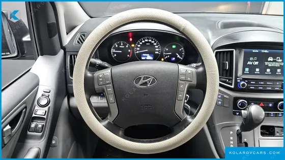 HYUNDAI STAREX VAN 5-SEATER