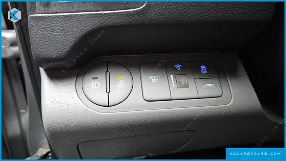 HYUNDAI STAREX VAN 5-SEATER