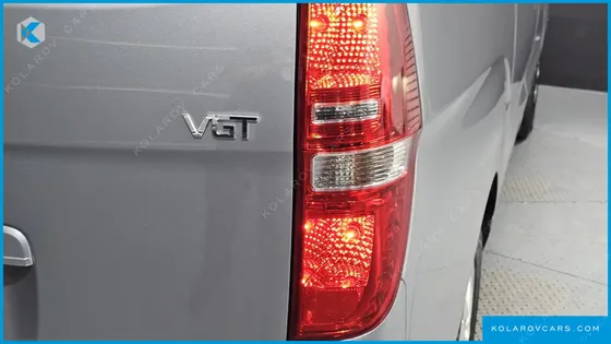 HYUNDAI STAREX VAN 5-SEATER