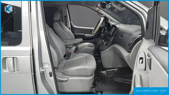 HYUNDAI STAREX VAN 5-SEATER