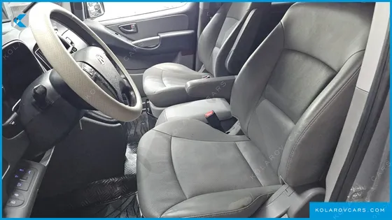 HYUNDAI STAREX VAN 5-SEATER