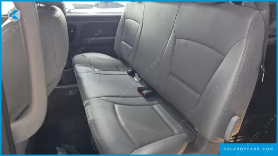 HYUNDAI STAREX VAN 5-SEATER