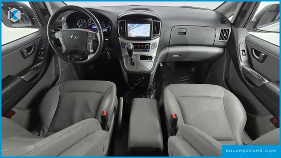 HYUNDAI STAREX VAN 5-SEATER