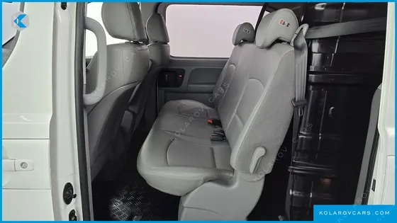HYUNDAI STAREX VAN 5-SEATER