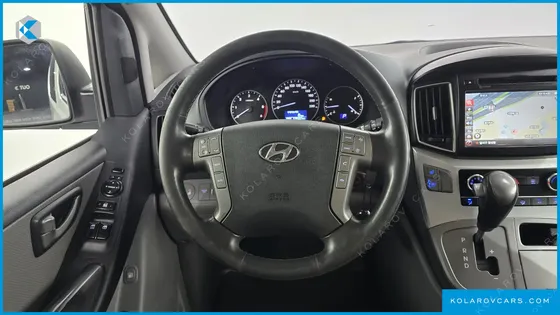 HYUNDAI STAREX VAN 5-SEATER