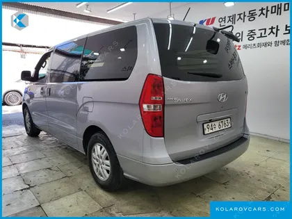 HYUNDAI STAREX VAN 3-SEATER
