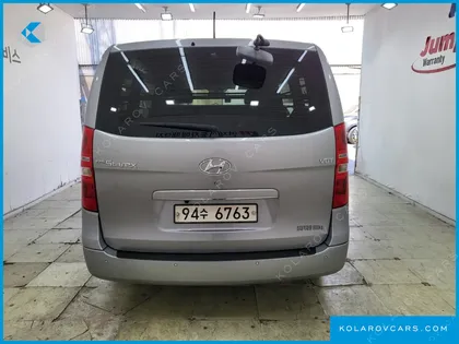 HYUNDAI STAREX VAN 3-SEATER