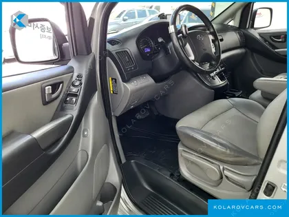 HYUNDAI STAREX VAN 3-SEATER