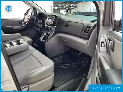 HYUNDAI STAREX VAN 3-SEATER