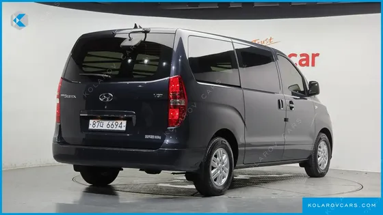 HYUNDAI STAREX VAN 3-SEATER
