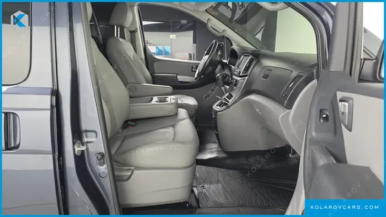 HYUNDAI STAREX VAN 3-SEATER