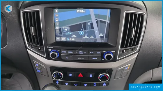 HYUNDAI STAREX VAN 3-SEATER