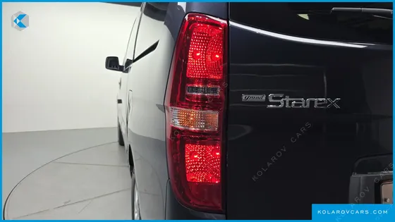 HYUNDAI STAREX VAN 3-SEATER