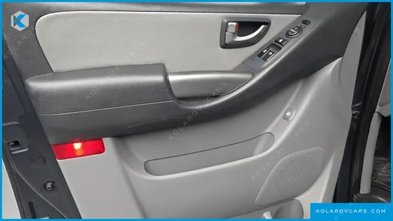 HYUNDAI STAREX VAN 3-SEATER