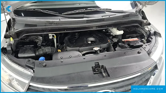 HYUNDAI STAREX VAN 3-SEATER