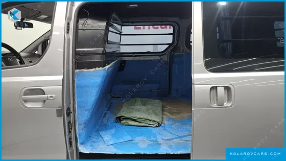 HYUNDAI STAREX VAN 3-SEATER