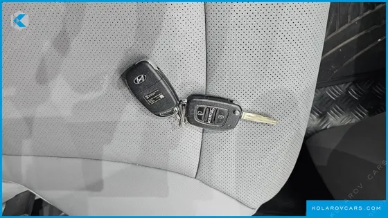 HYUNDAI STAREX VAN 3-SEATER